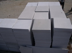 white quartz flamed surface